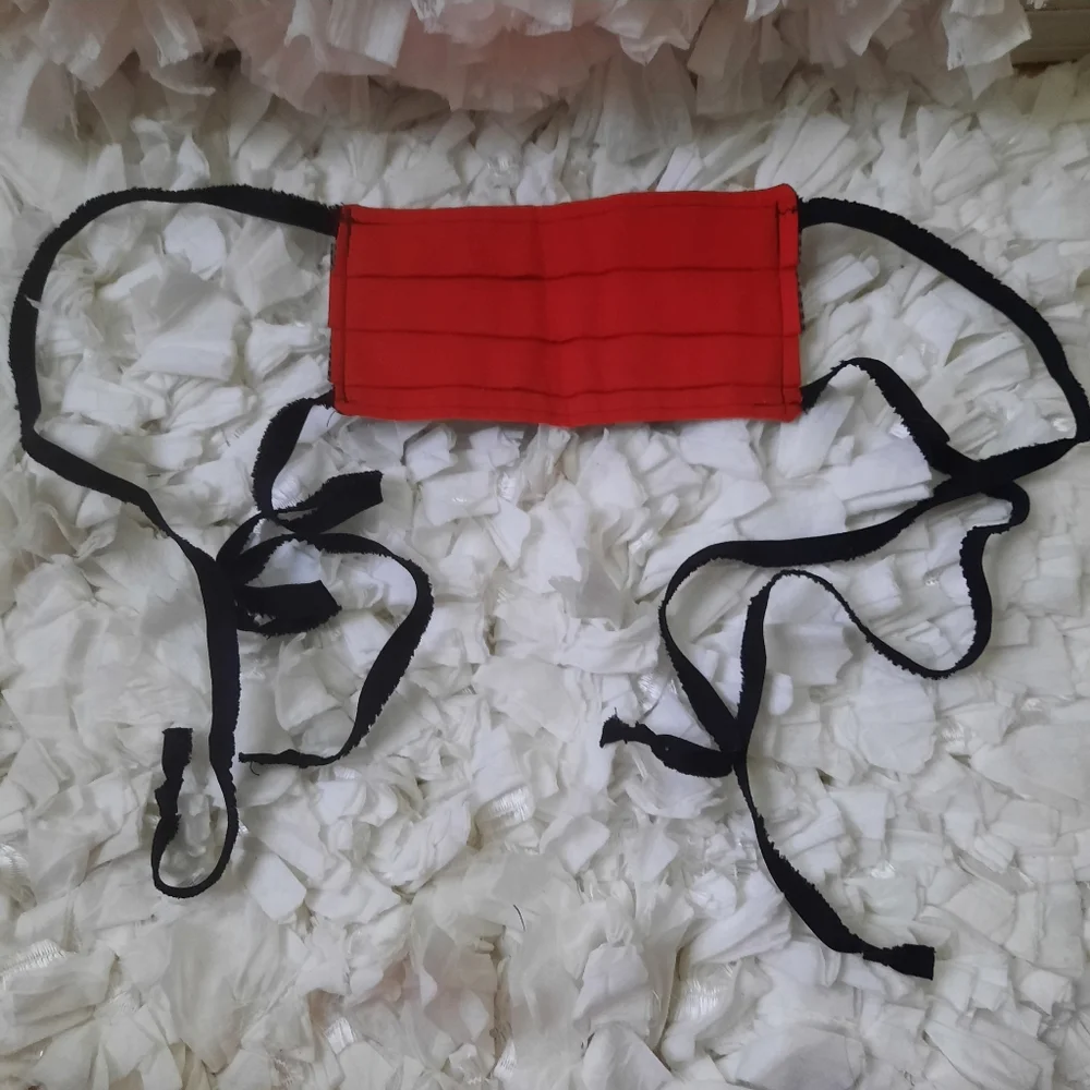 Reversible Face Mask Red and Black / White Checkerboard Ribbon Tie Sides VGUC OS